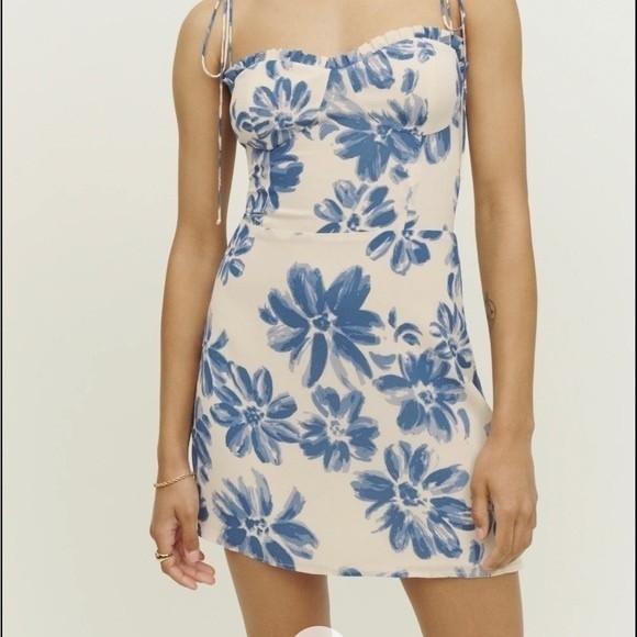 Reformation Dresses & Skirts - Reformation floral dress